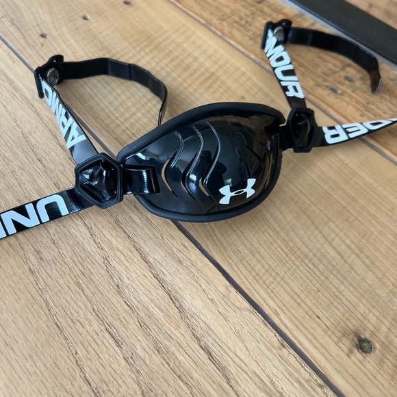 Bundle of practice football gear.  4 practice jerseys, 4 black socks & chinstrap - Picture 3 of 7